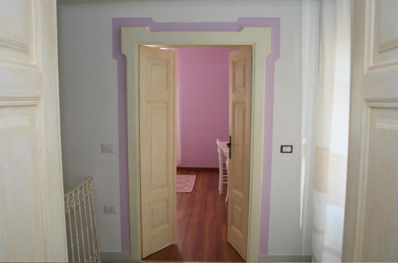 Guest House Le Gemelle Luras Esterno foto