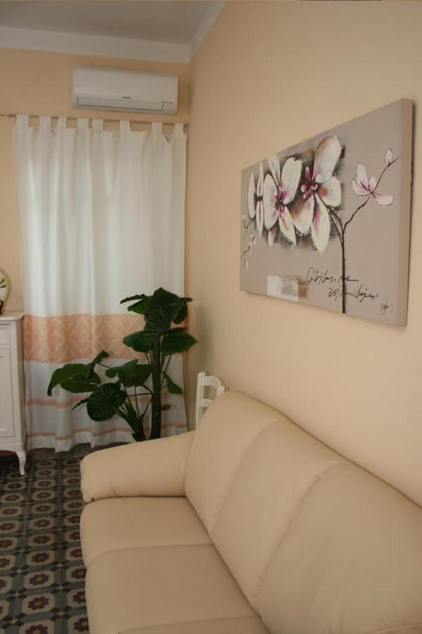 Guest House Le Gemelle Luras Esterno foto