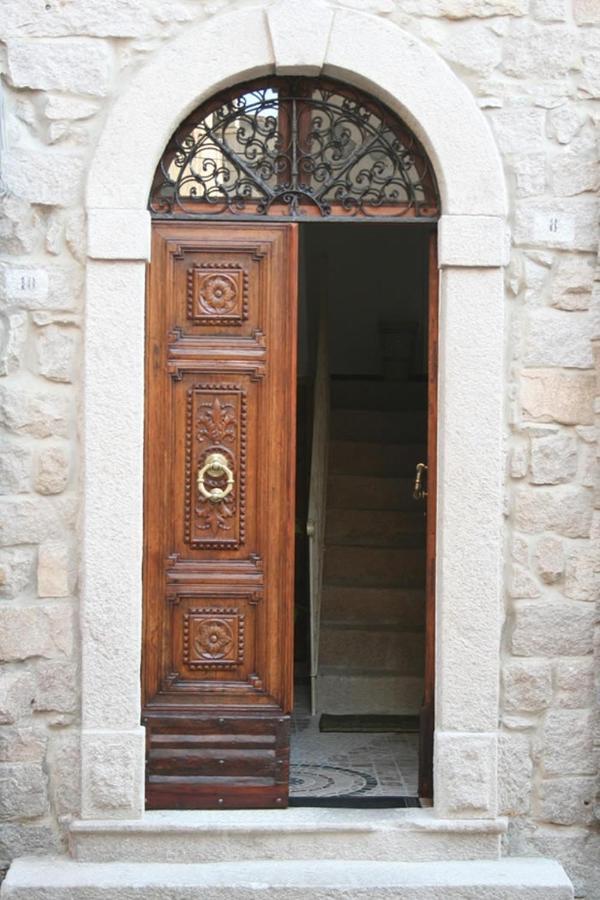 Guest House Le Gemelle Luras Esterno foto