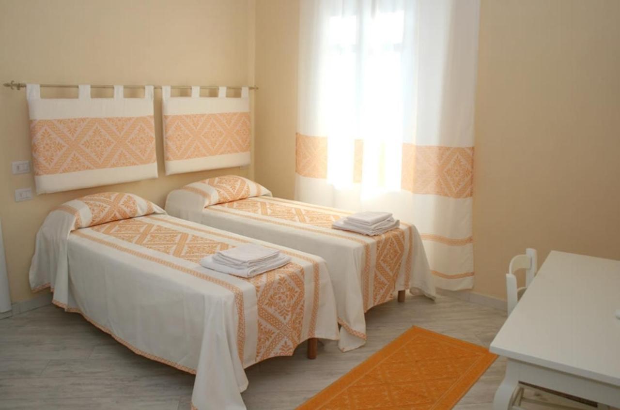 Guest House Le Gemelle Luras Camera foto